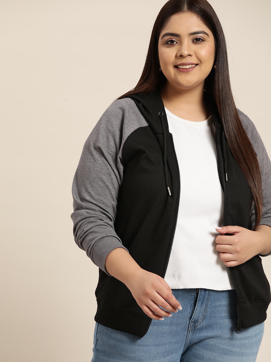 

Sztori Plus Size Women Black Solid Hooded Sweatshirt