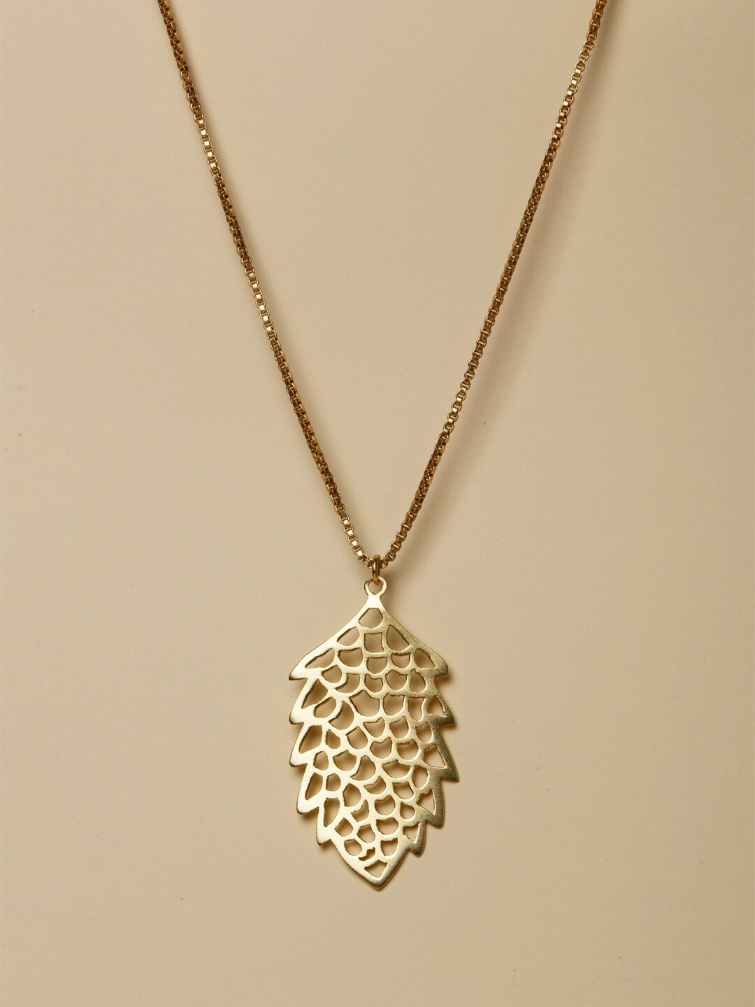

STILSKII Unisex Gold-Toned Brass Gold-Plated Antique Necklace