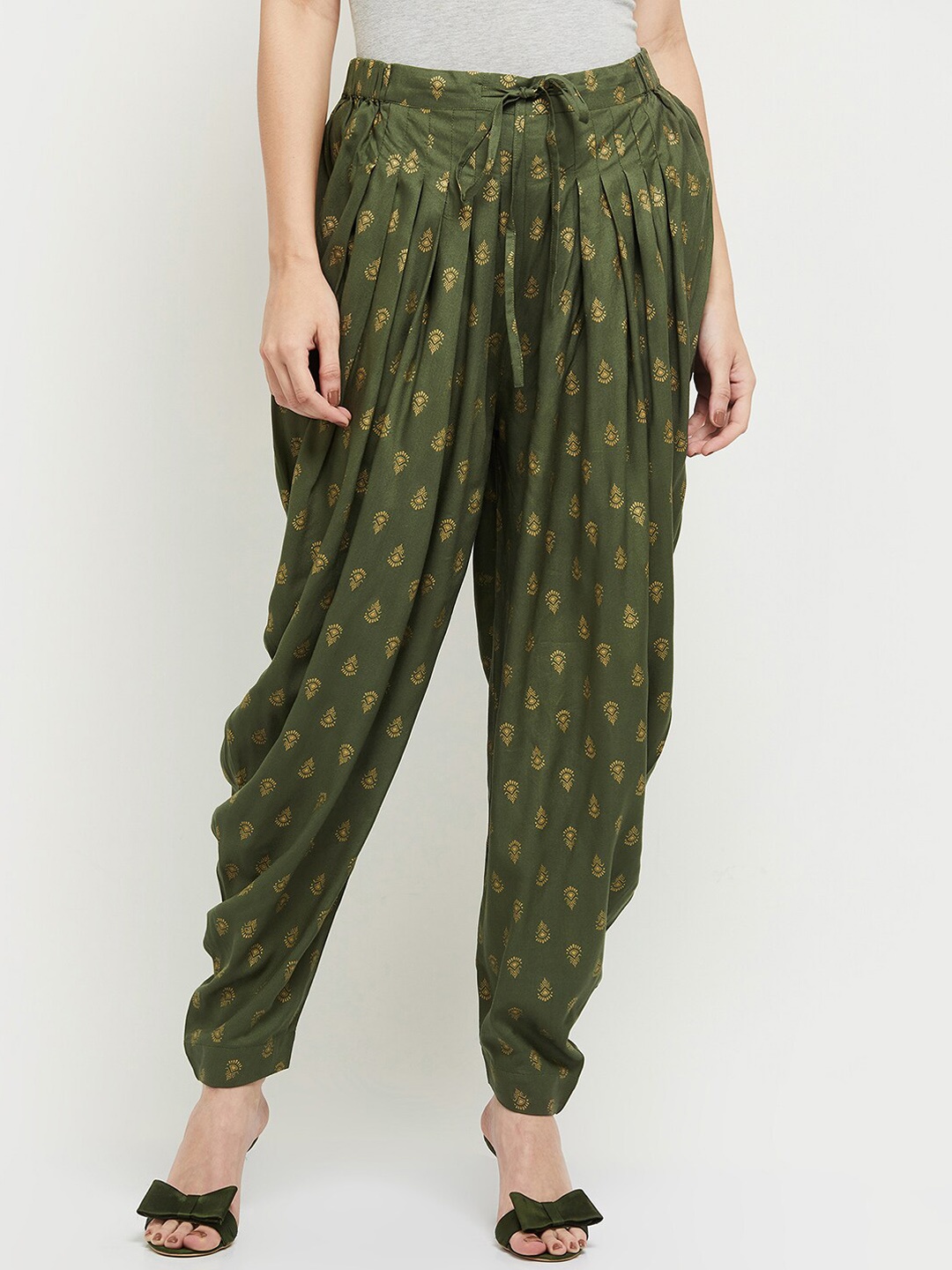 

max Men Green Printed Pleated Trousers