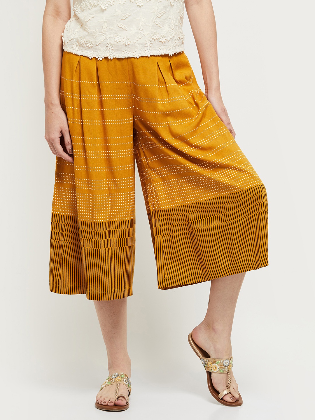 

max Men Mustard Yellow Checked Culottes Trousers