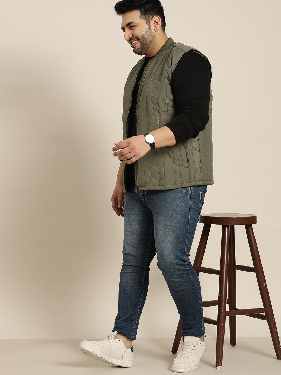 

Sztori Men Plus Size Olive Green Solid Gilet Padded Jacket
