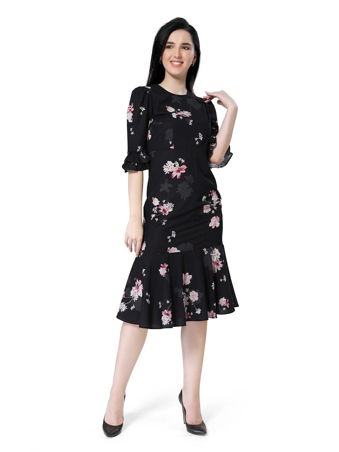 

ZINNIA Women Black Floral Printed Crepe Midi Dress