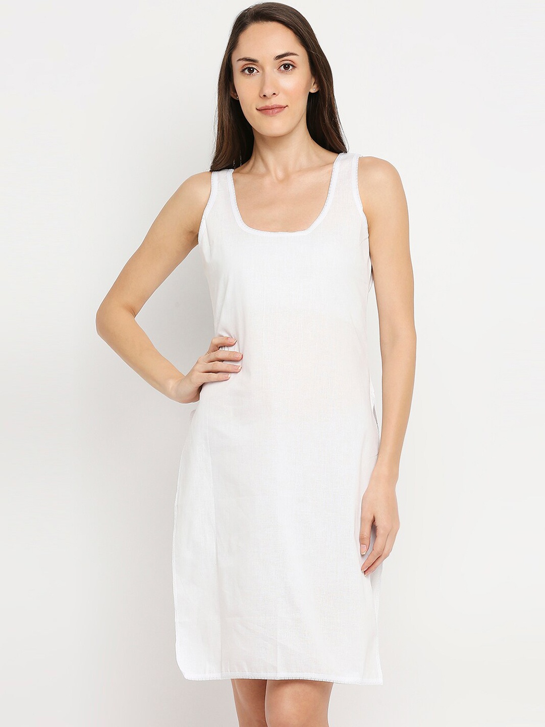 

Indiankala4u Women White Solid Knee Length Cotton Slip