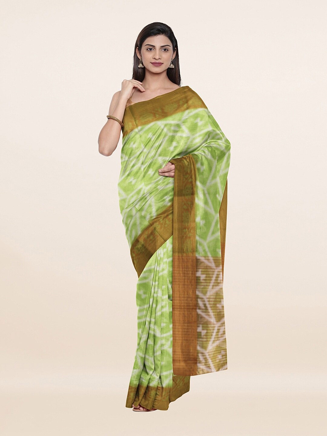

Pothys Green & Gold-Toned Woven Design Cotton Blend Saree