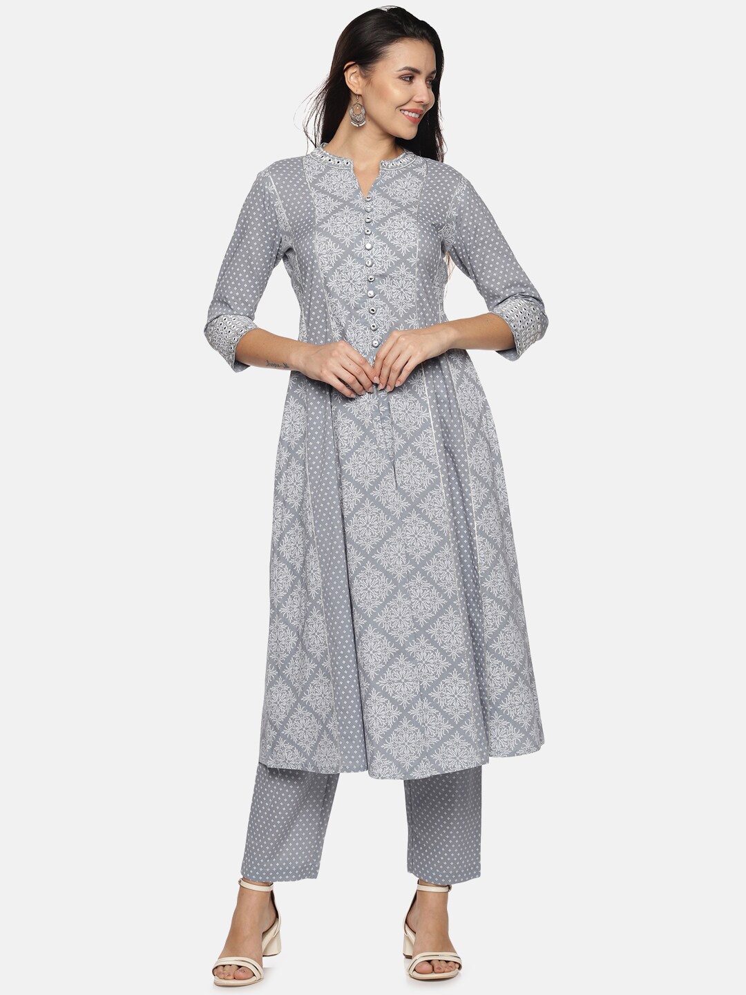 

Palakh Women Grey Floral Printed Pure Cotton Kurta with Trousers