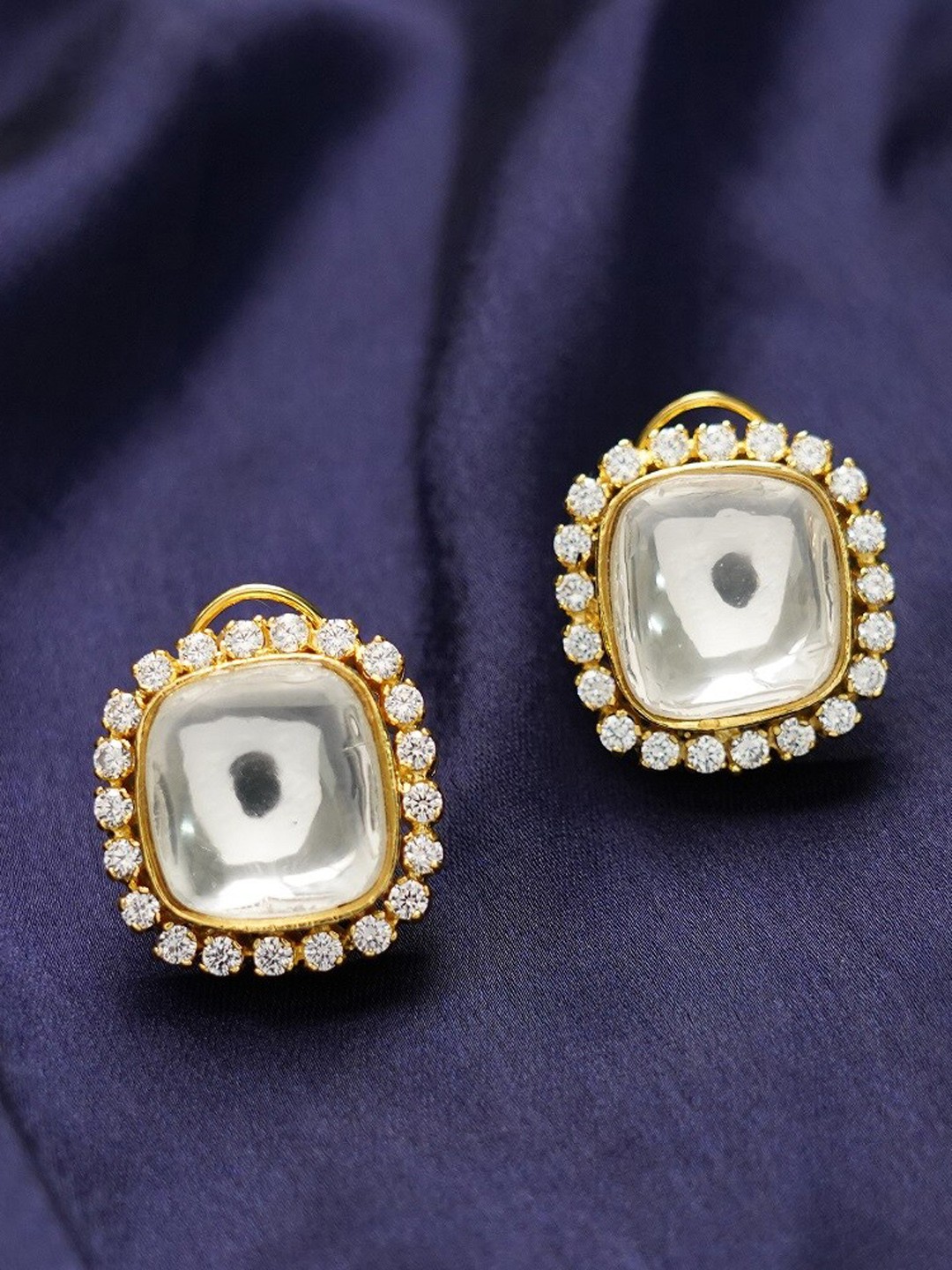 

AURAA TRENDS Women Gold-Toned & White Contemporary Studs Earrings
