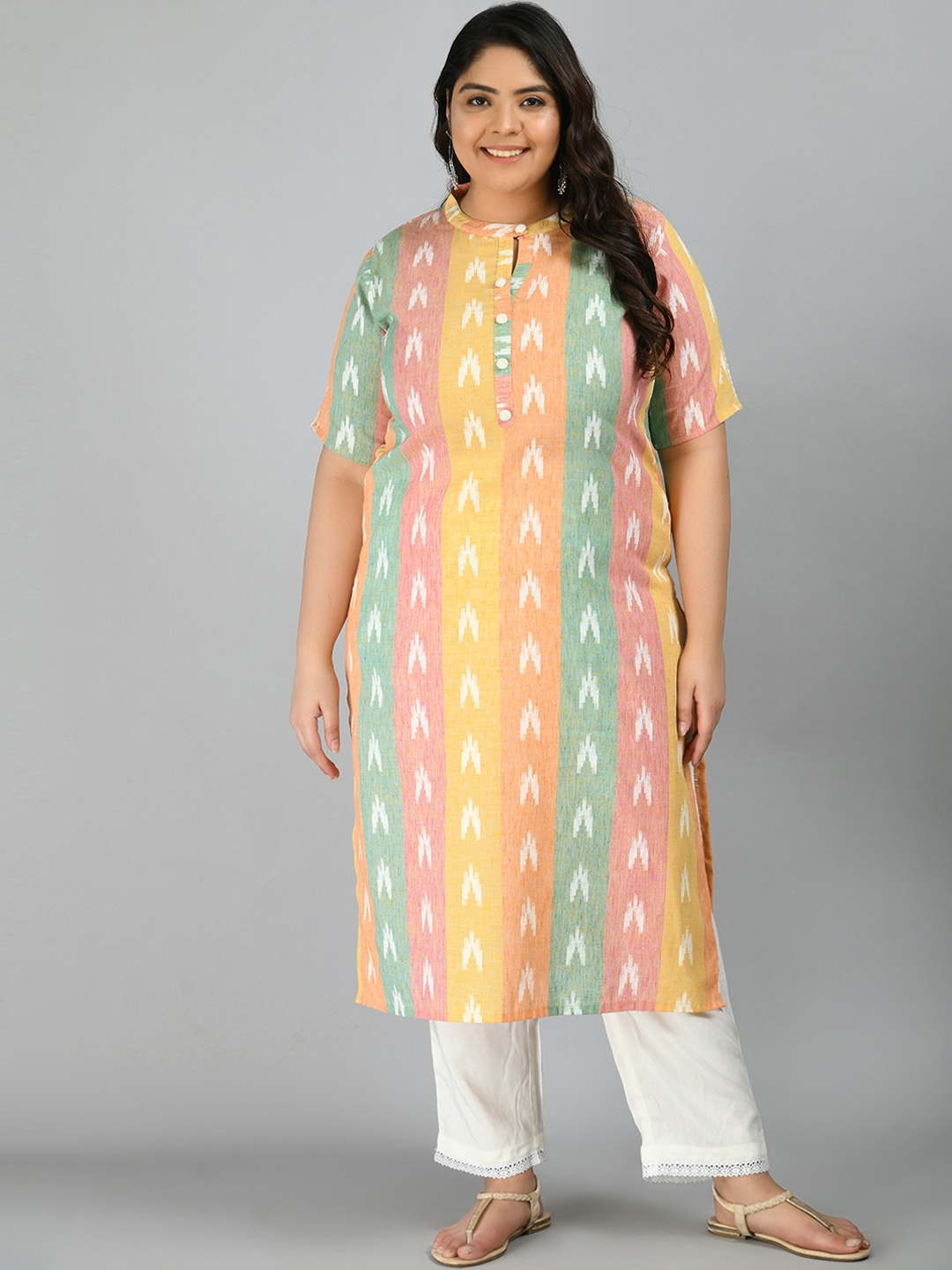 

PrettyPlus by Desinoor com Women Multicolor Printed Straight Ikkat Kurta, Yellow