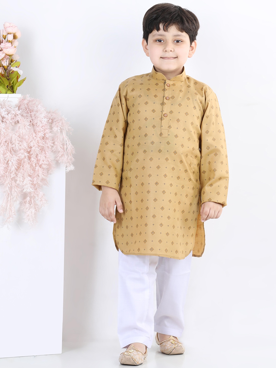 

Kidling Boys Beige Floral Printed Kurta with Pyjamas