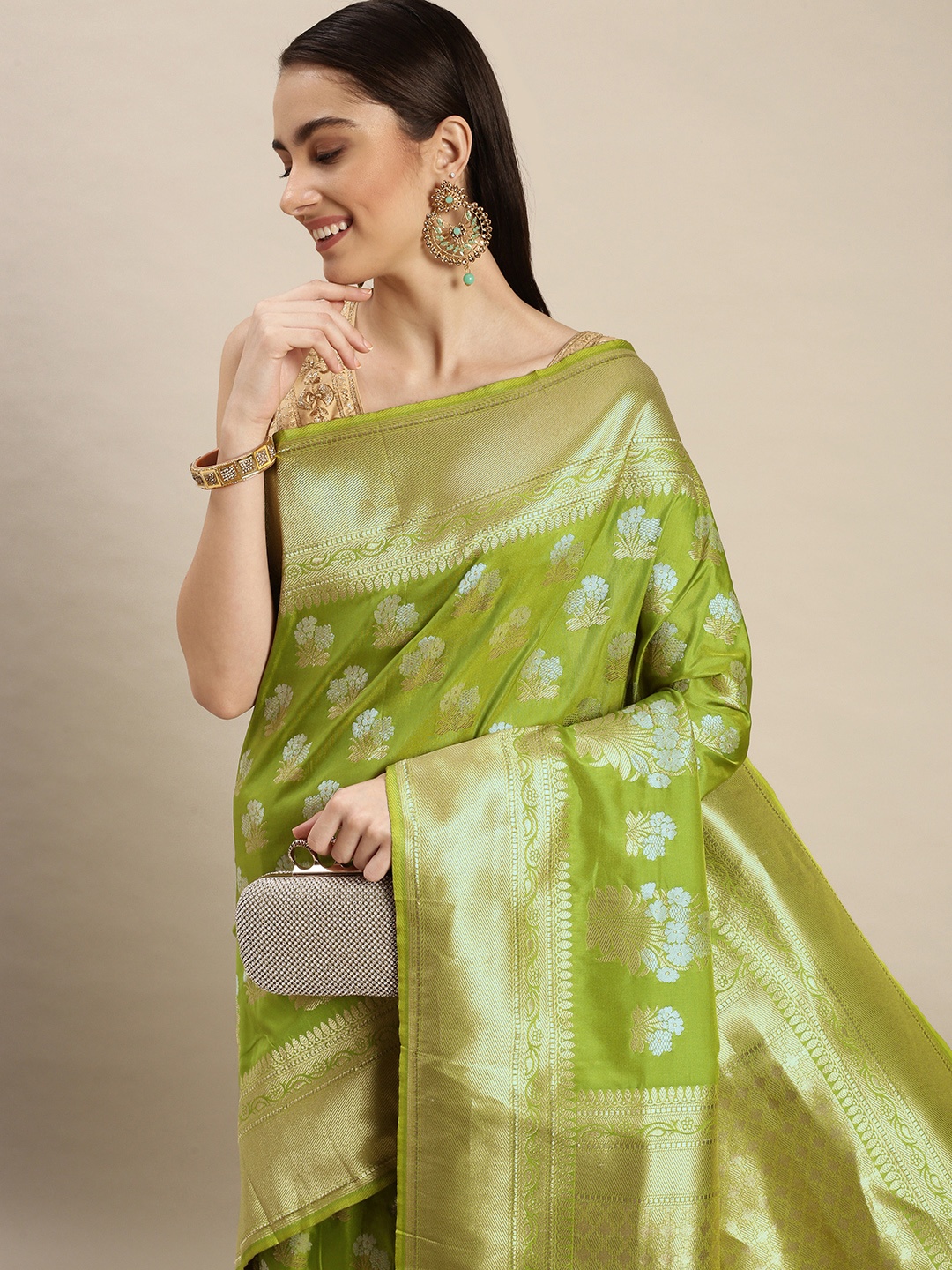 

Royal Rajgharana Saree Green & Gold Floral Zari Silk Blend Celebrity Banarasi Sarees