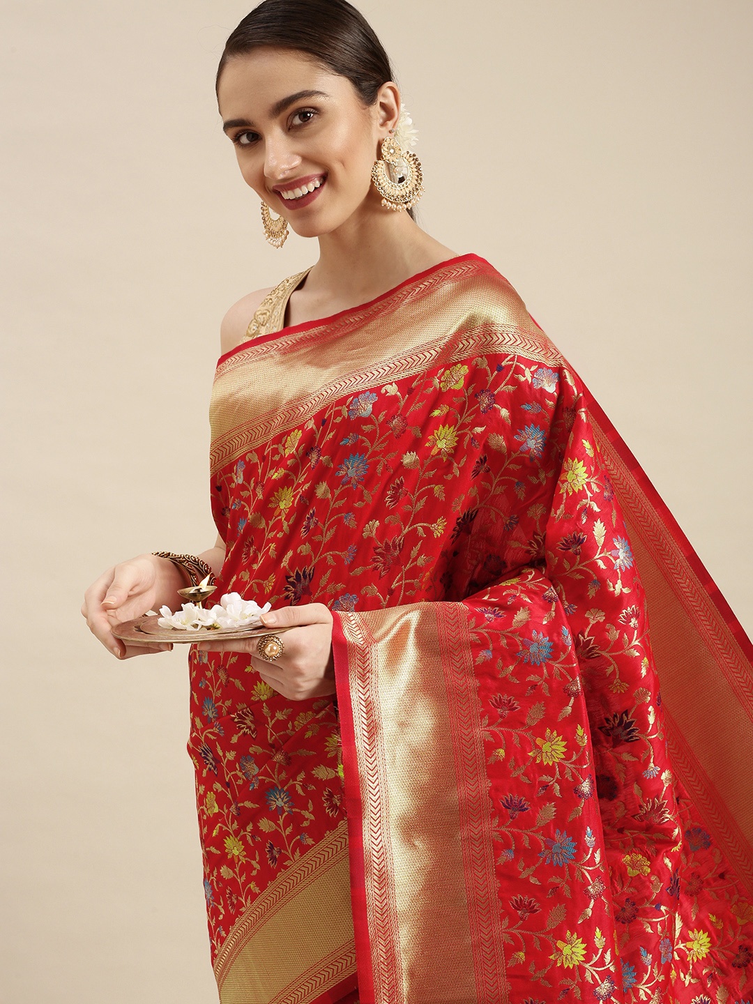 

Royal Rajgharana Saree Red & Gold Floral Zari Silk Blend Celebrity Banarasi Sarees