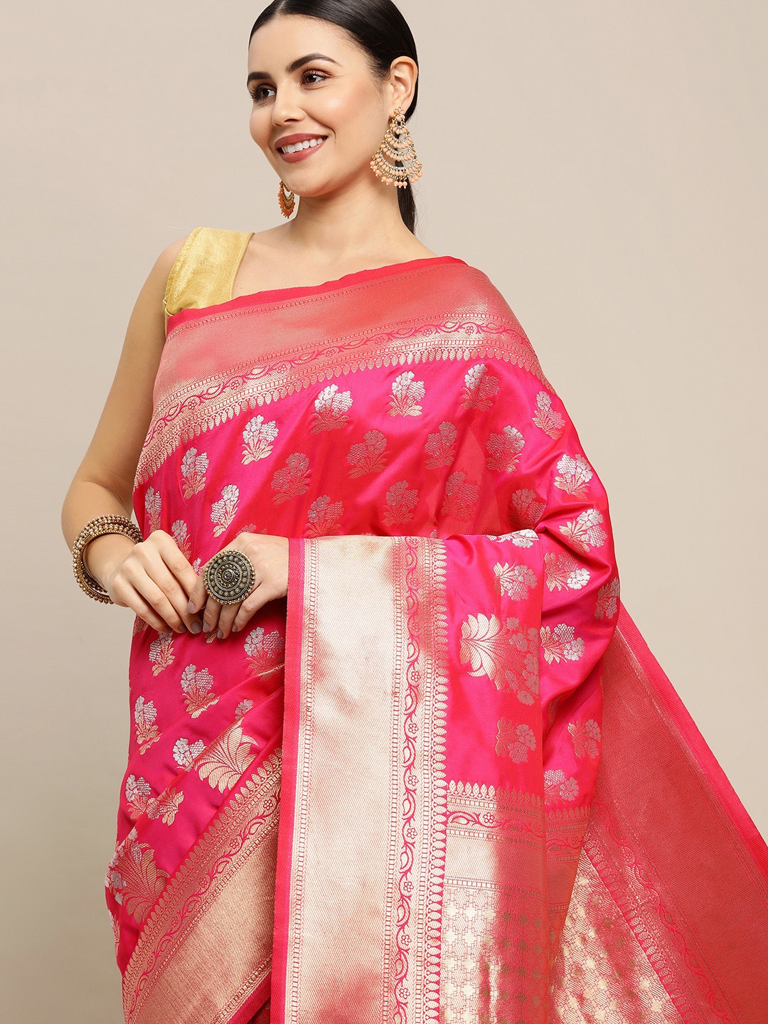 

Royal Rajgharana Saree Pink & Gold Floral Zari Silk Blend Celebrity Banarasi Sarees