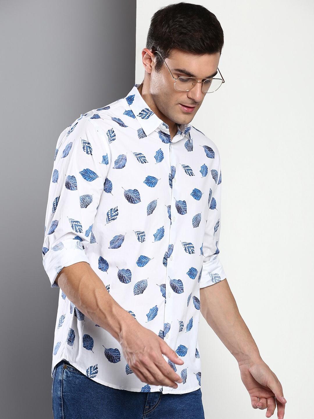 

Dennis Lingo Men White Slim Fit Printed Casual Shirt