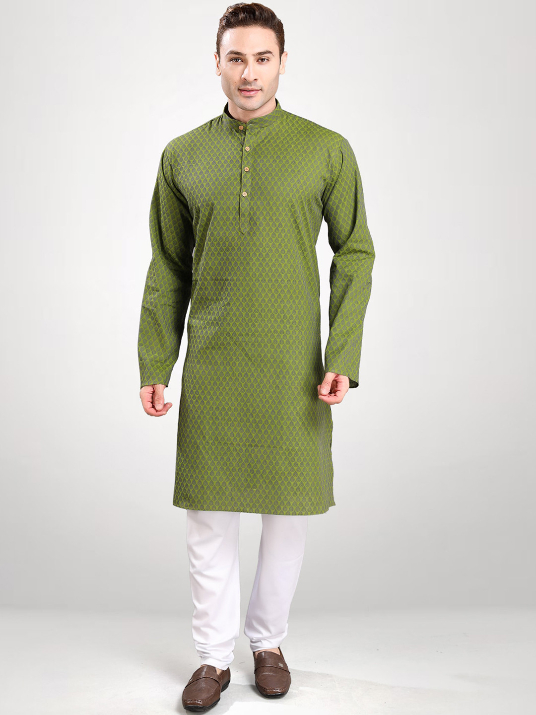 

RG DESIGNERS Men Green Kurta with Churidar