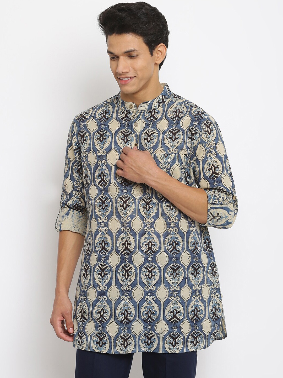 

Fabindia Men Blue Ethnic Motifs Printed Short Kurta