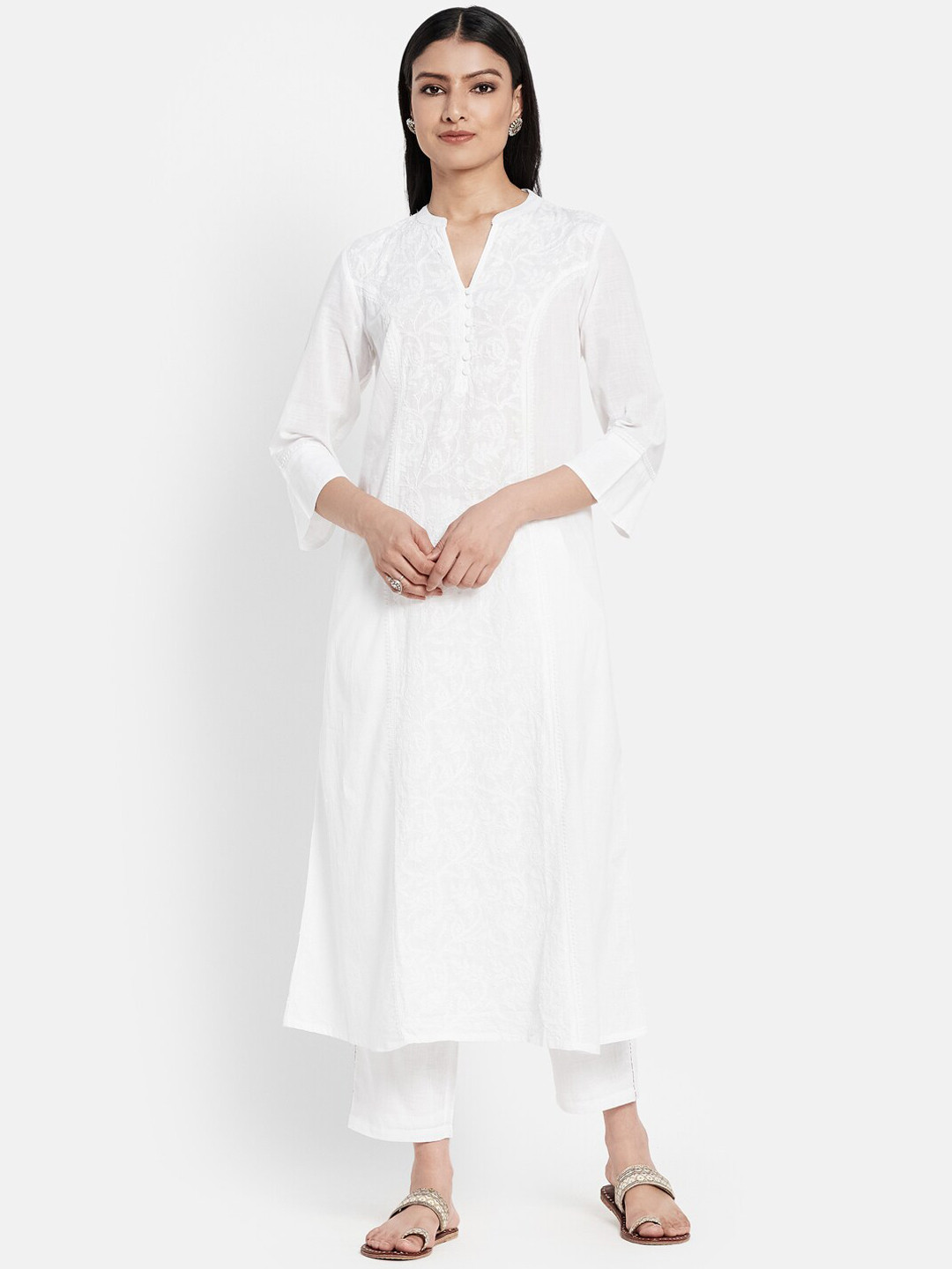 

Fabindia Women White Embroidered Chikankari Kurta