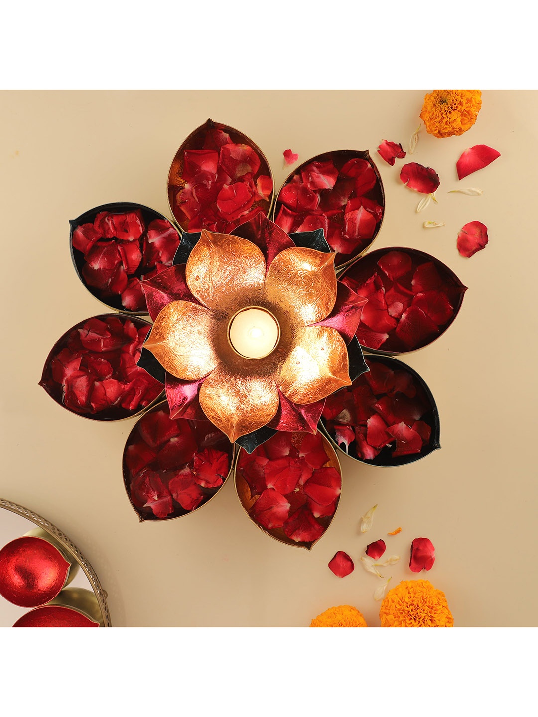 

HomeTown Gold-Toned Solid Metal Candle Holder