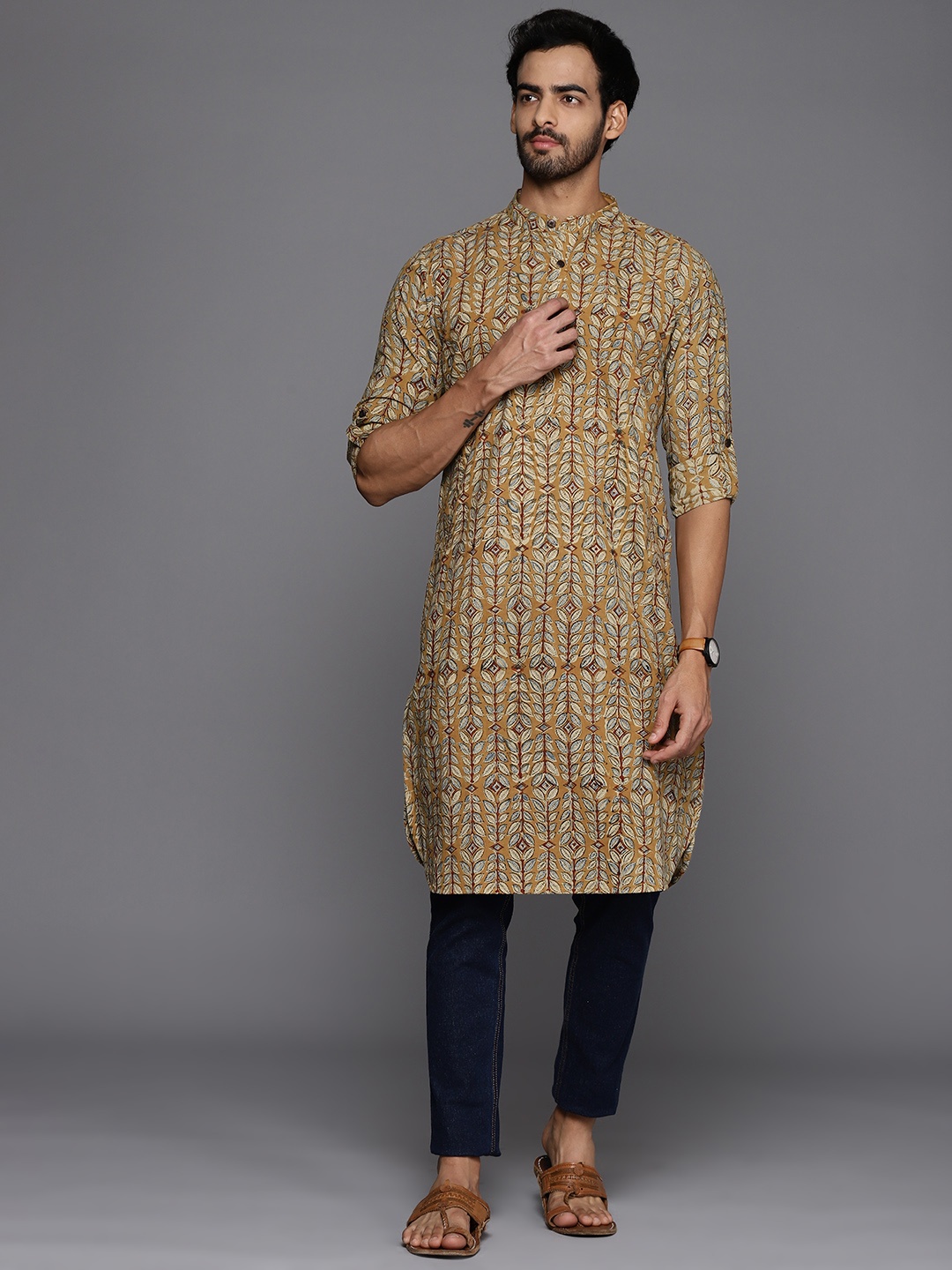 

Fabindia Men Beige & Black Pure Cotton Kalamkari Printed Slim Fit Kurta