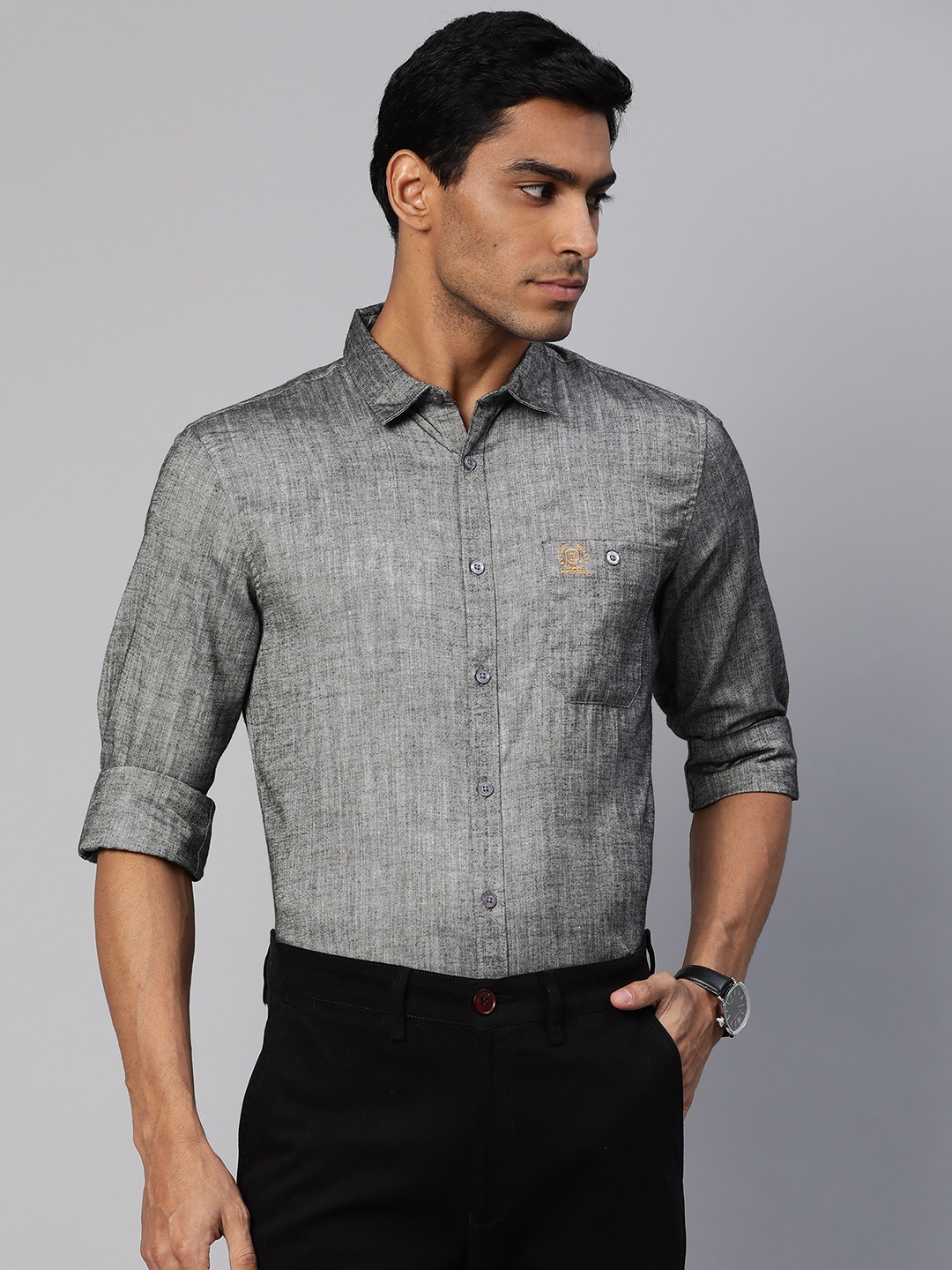 

Provogue Men Grey Solid Slim Fit Shirt