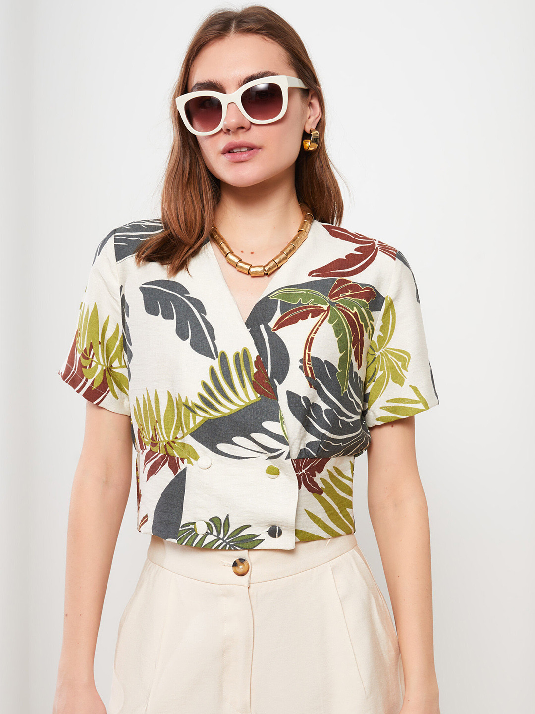 

LC Waikiki Off-White & Green Tropical Print Double-Breasted Wrap Top