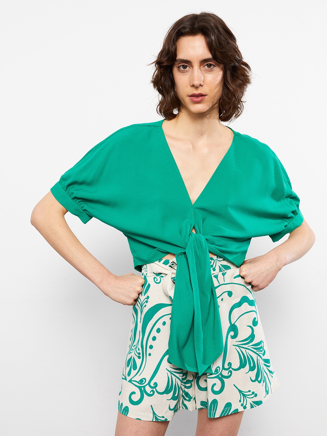 

LC Waikiki Green Extended Sleeves Crop Top