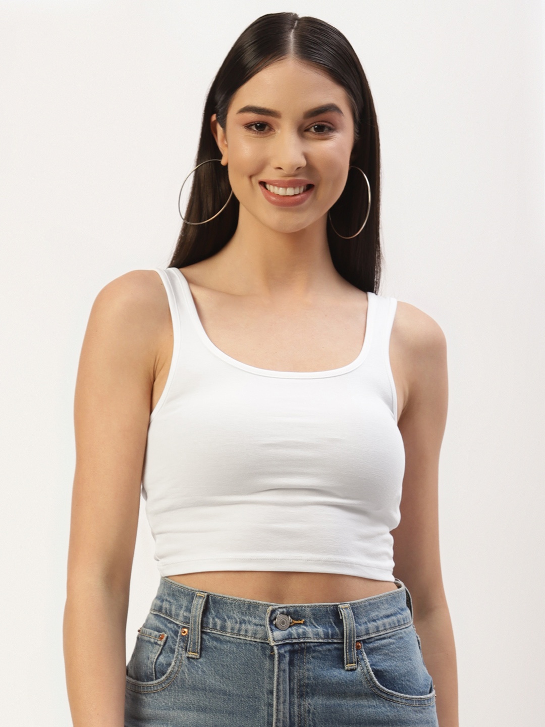 

LC Waikiki White Solid Scoop Neck Shoulder Straps Knitted Crop Top