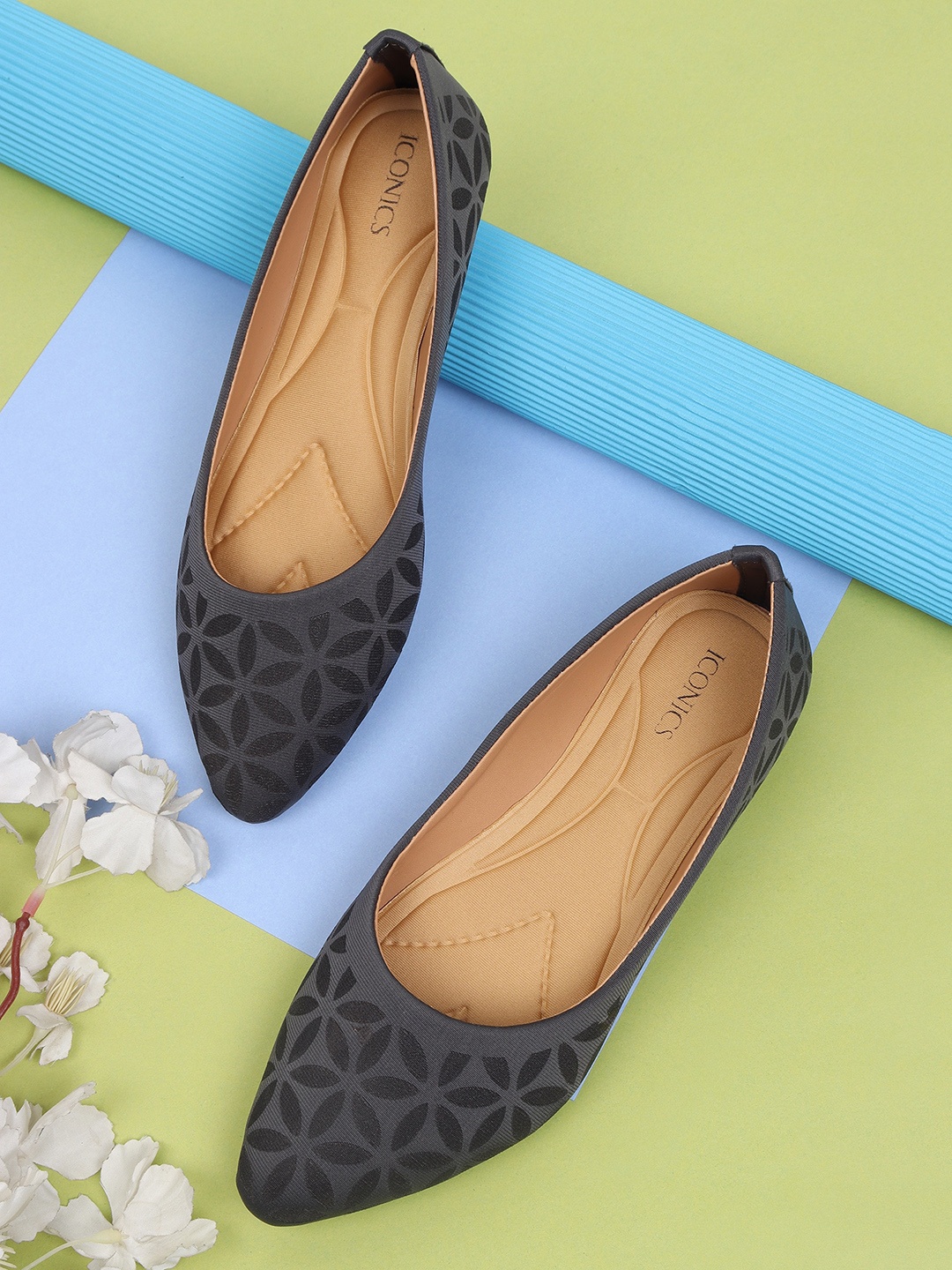 

ICONICS Women Grey Printed Ballerinas Flats