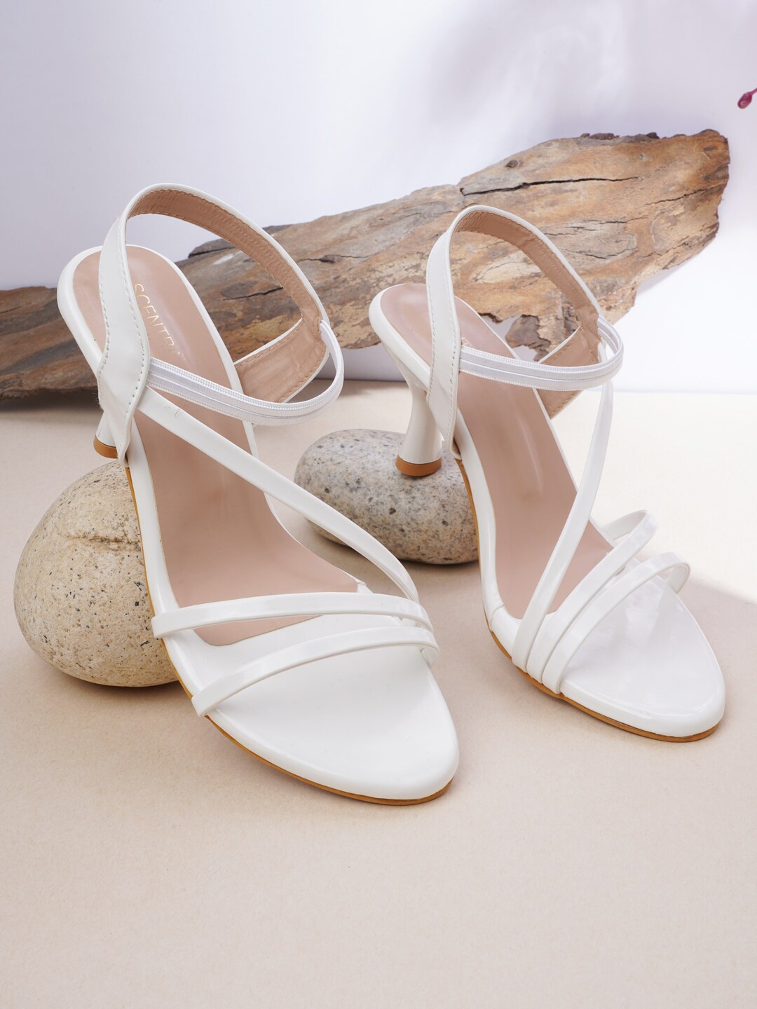 

SCENTRA White Kitten Sandals