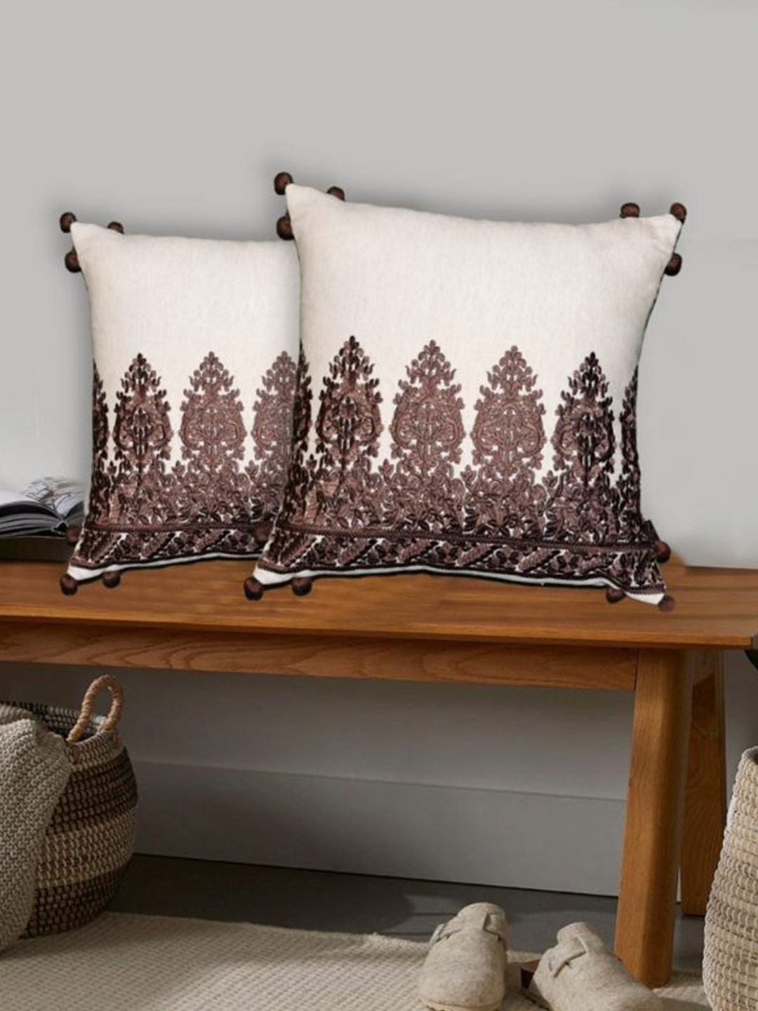 

SHADES of LIFE Brown & Cream-Coloured Set of 2 Floral Square Cushion Covers
