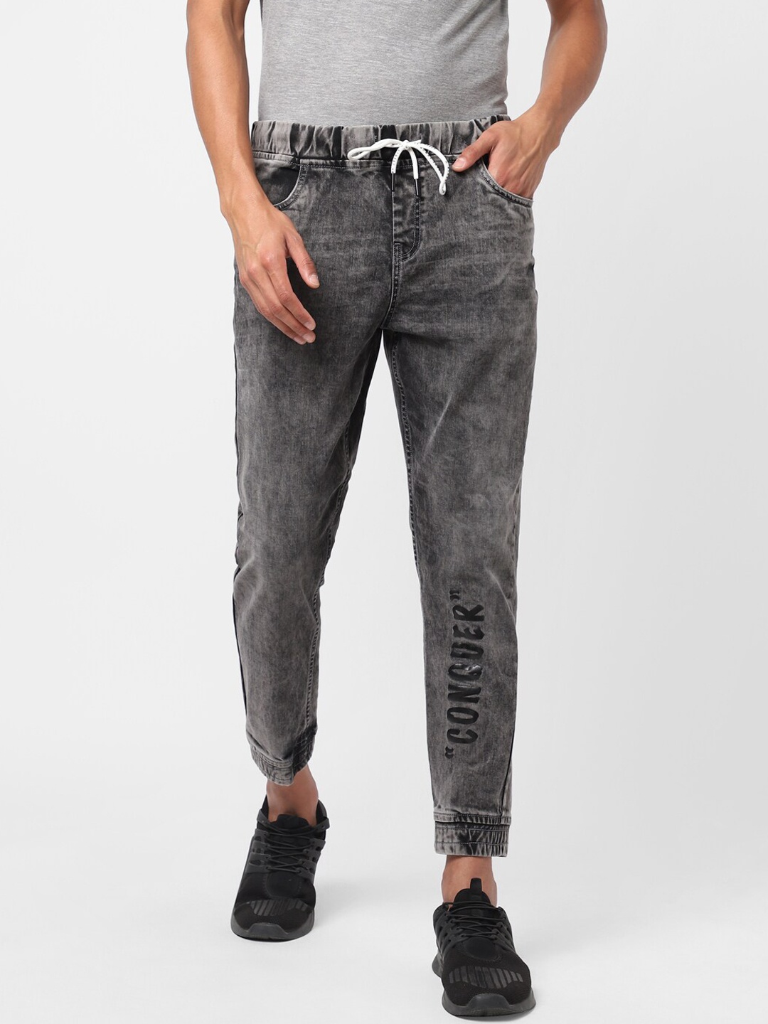 

Street Armor by Pantaloons Men Grey Jogger Heavy Fade Jeans