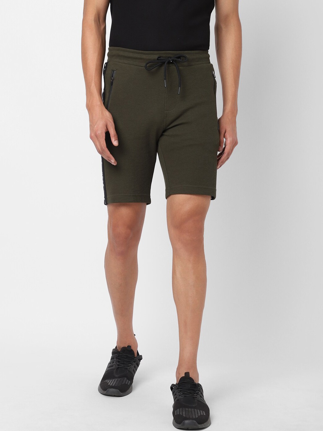 

Street Armor by Pantaloons Men Olive Green Sports Shorts