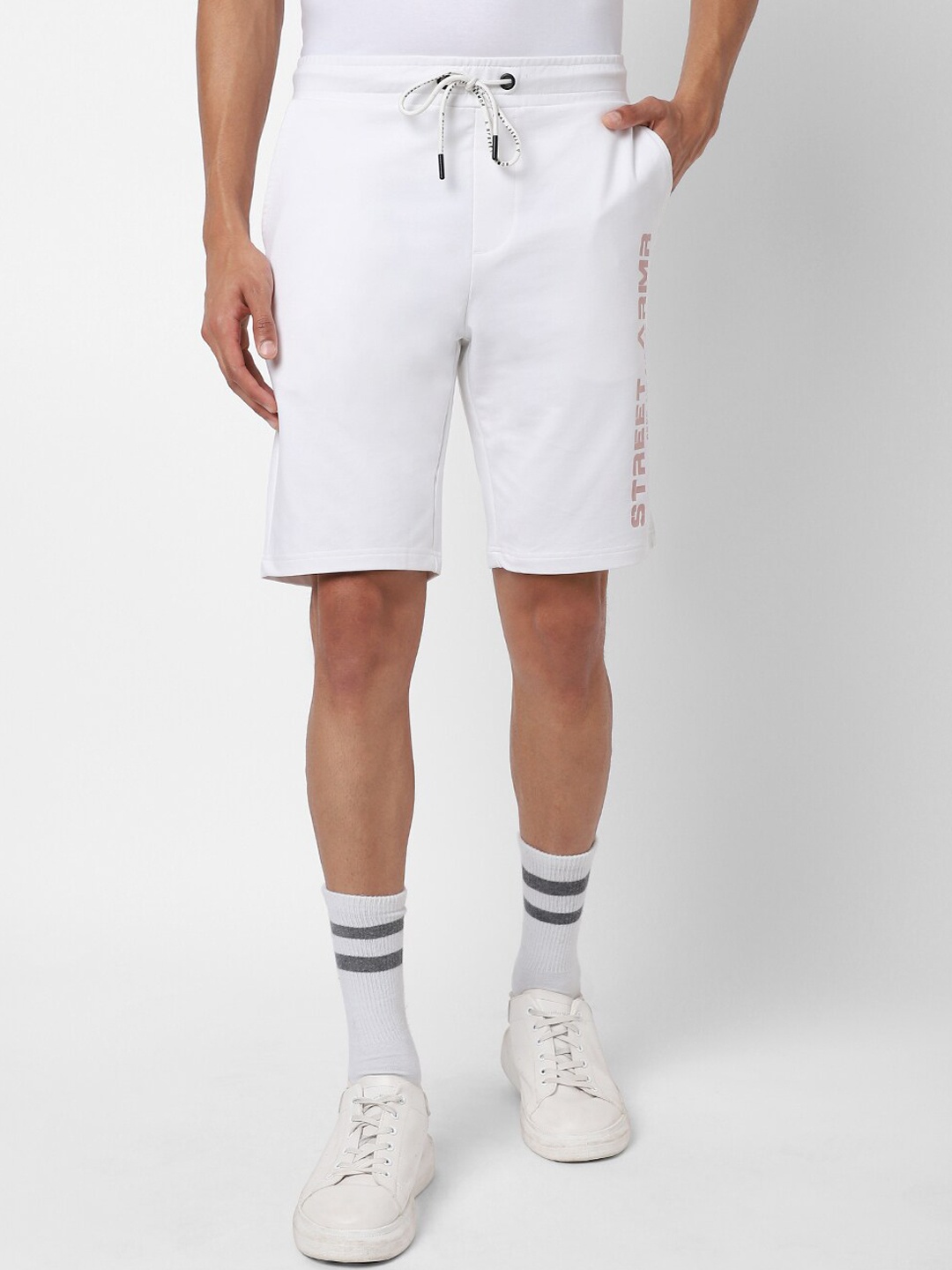 

Street Armor by Pantaloons Men White Shorts
