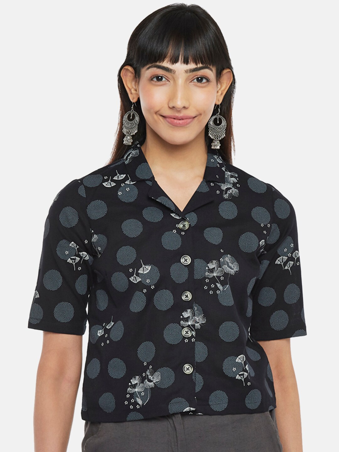 

AKKRITI BY PANTALOONS Women Black Floral Print Shirt Style Top