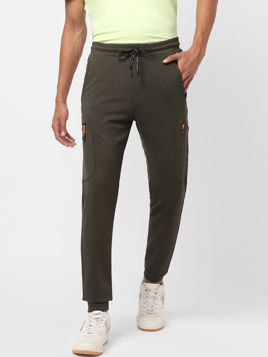 

Street Armor by Pantaloons Men Olive Solid Jogger Track pant