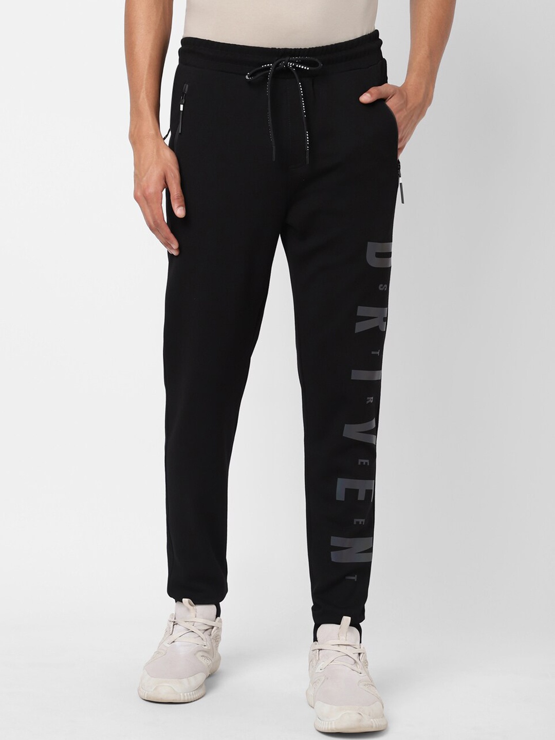 

Street Armor by Pantaloons Men Black Solid Joggers Track Pant