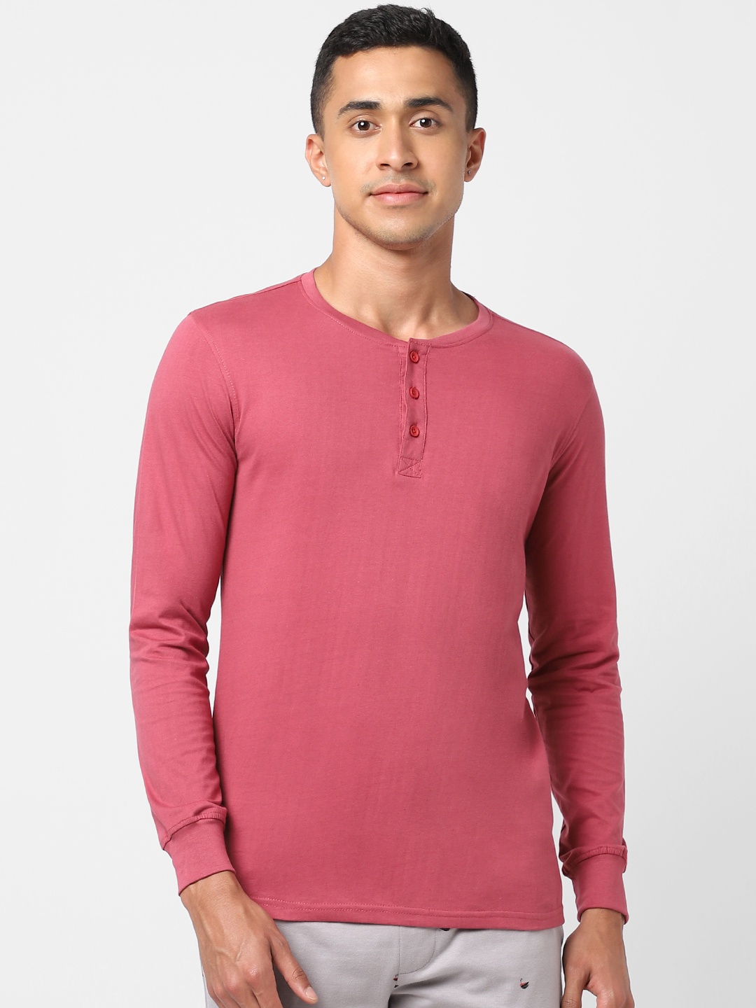

Ajile by Pantaloons Men Red Slim Fit T-shirt