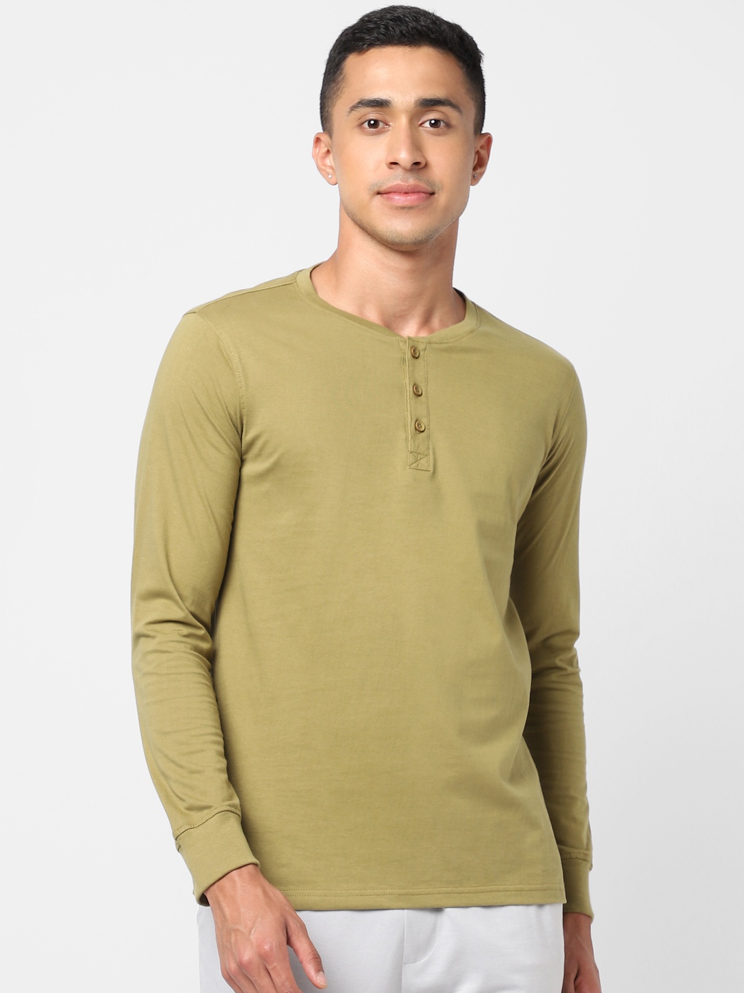 

Ajile by Pantaloons Men Green Slim Fit T-shirt