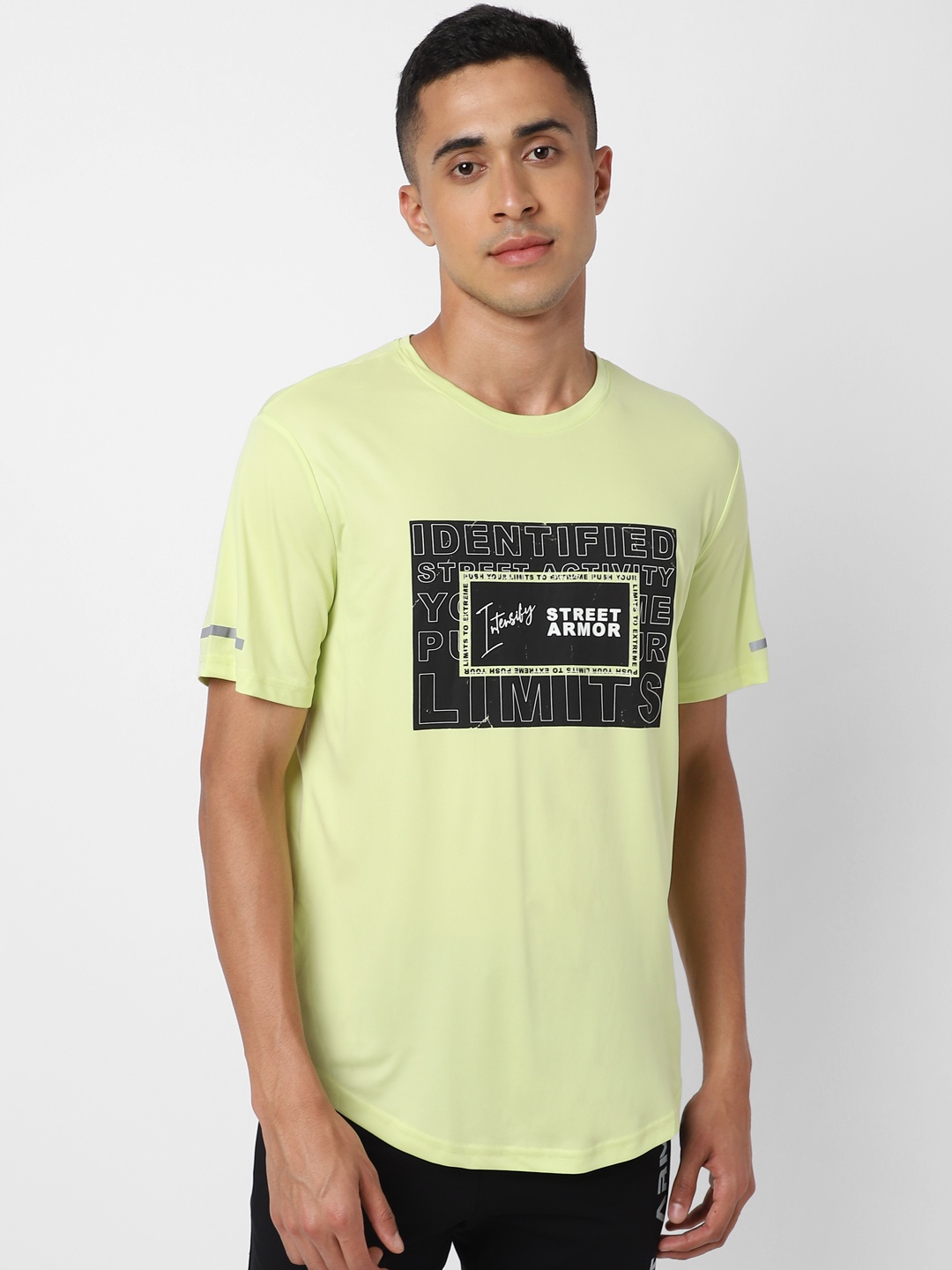

Street Armor by Pantaloons Men Lime Green Typography Printed T-shirt