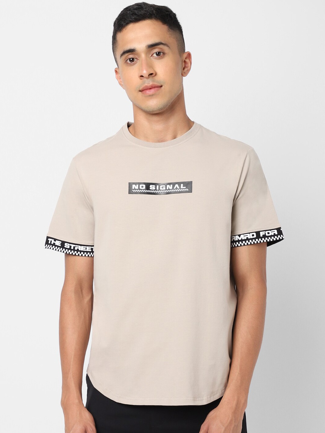 

Street Armor by Pantaloons Men Grey Typography Printed T-shirt