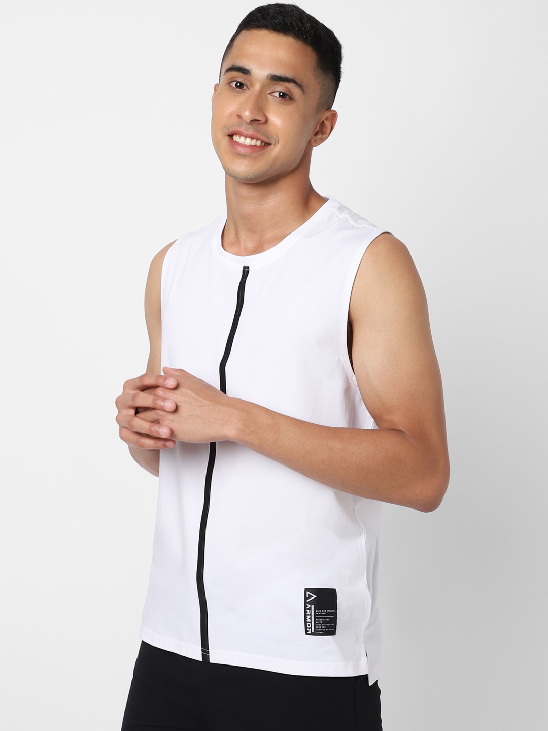 

Street Armor by Pantaloons Men White Slim Fit T-shirt