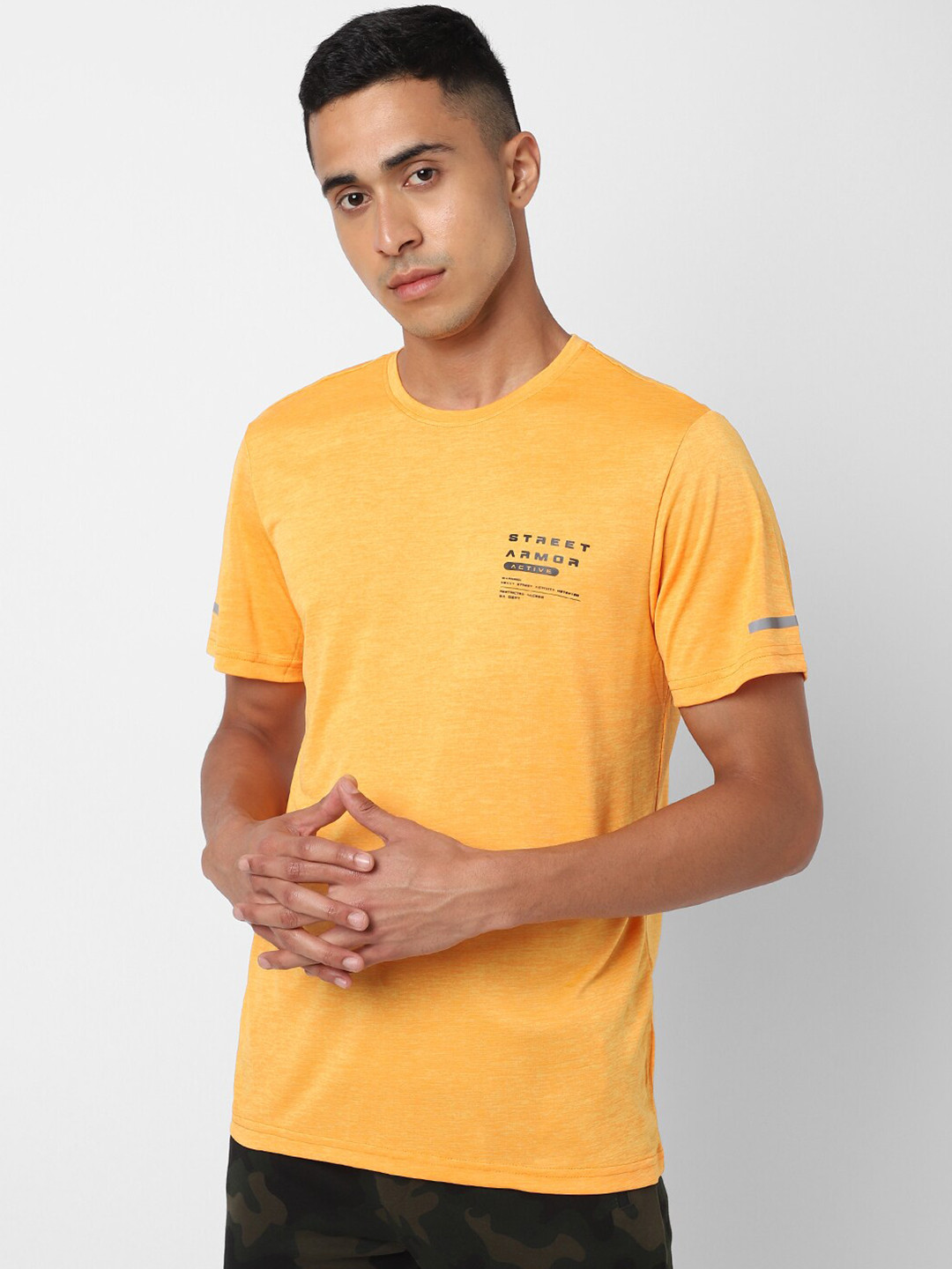 

Street Armor by Pantaloons Men Orange Applique T-shirt