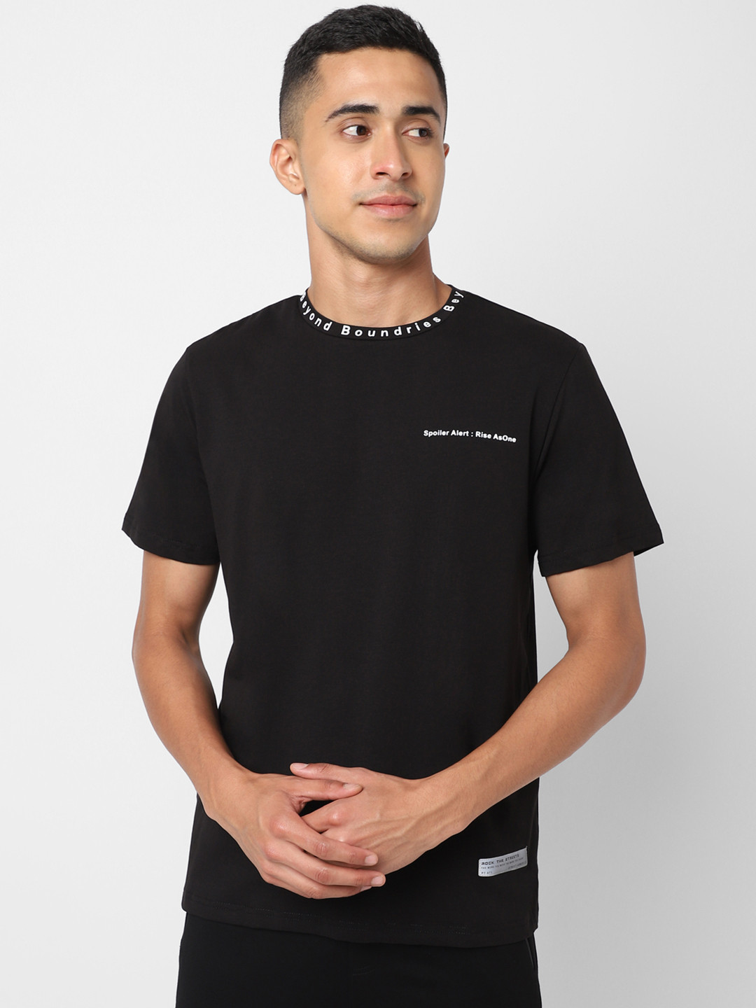 

Street Armor by Pantaloons Men Black Solid T-shirt