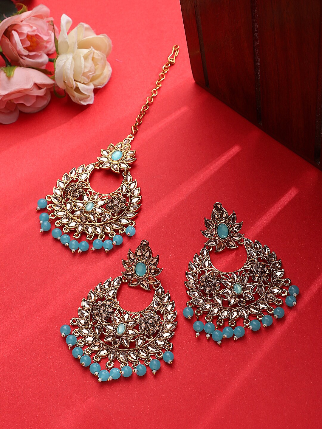 

STEORRA JEWELS Women Blue Gold Plated Kundan Earring & Maang Tika Jewllery Set