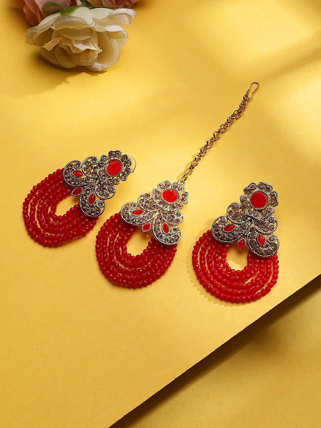 

STEORRA JEWELS Women Red Contemporary Kundan Drop Earrings With Maangtikka
