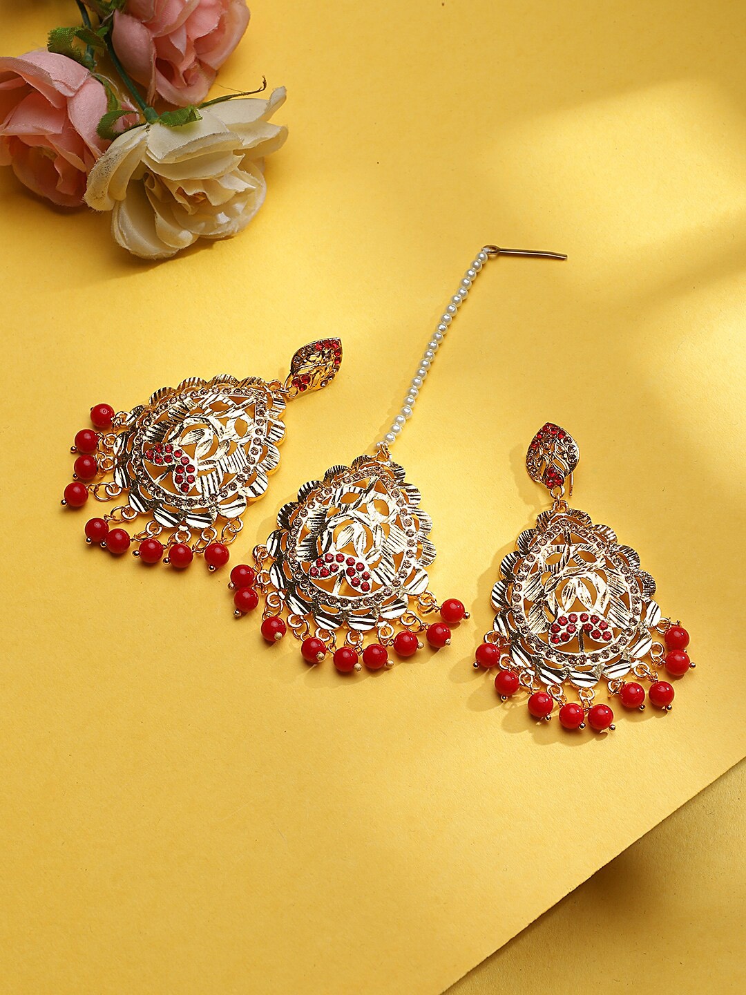 

STEORRA JEWELS Red & Gold-Toned Contemporary Chandbalis Earrings With Maang Tikka