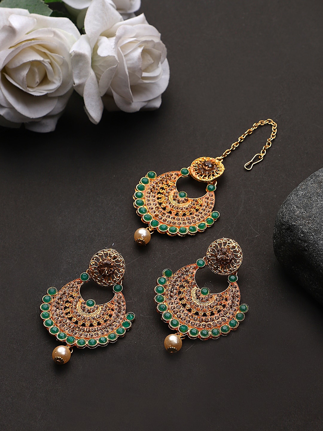 

STEORRA JEWELS Gold Plated Green Classic Chandbalis Earrings & Maangtikka