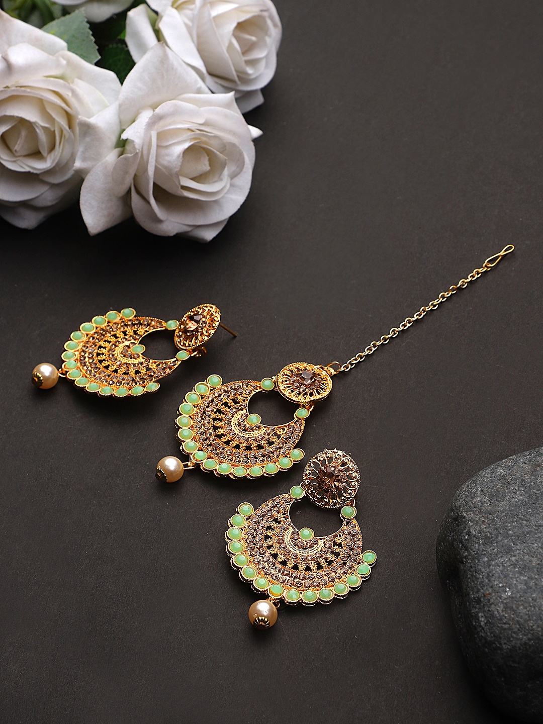 

STEORRA JEWELS Green Contemporary Drop Earrings With Maangtikka