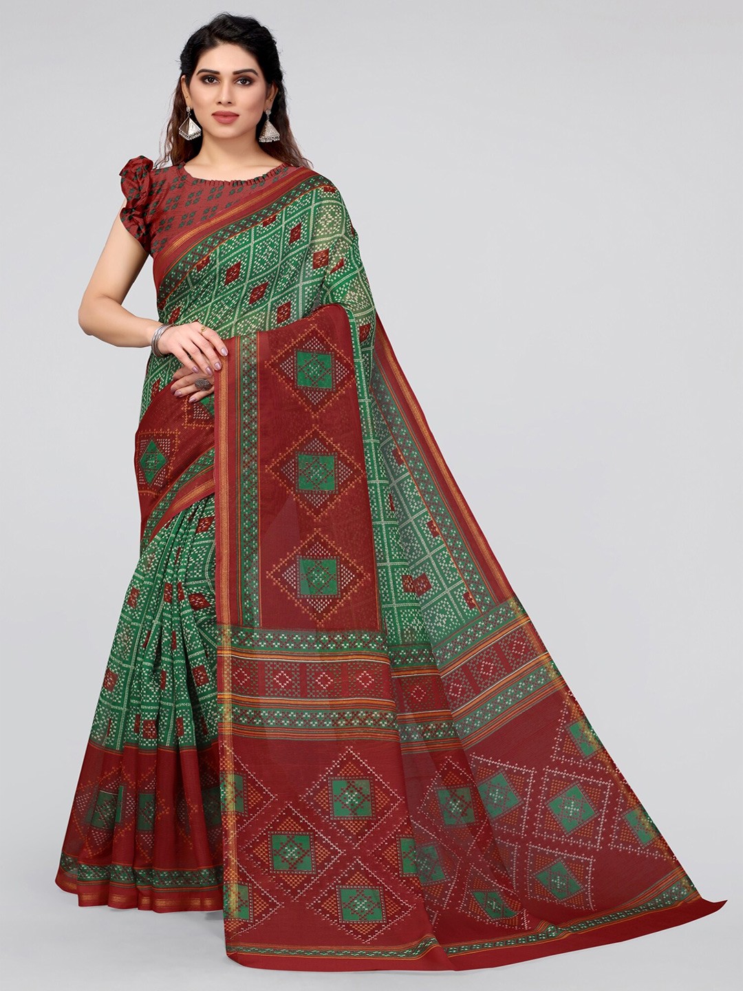 

MIRCHI FASHION Green & Red Checked Zari Saree