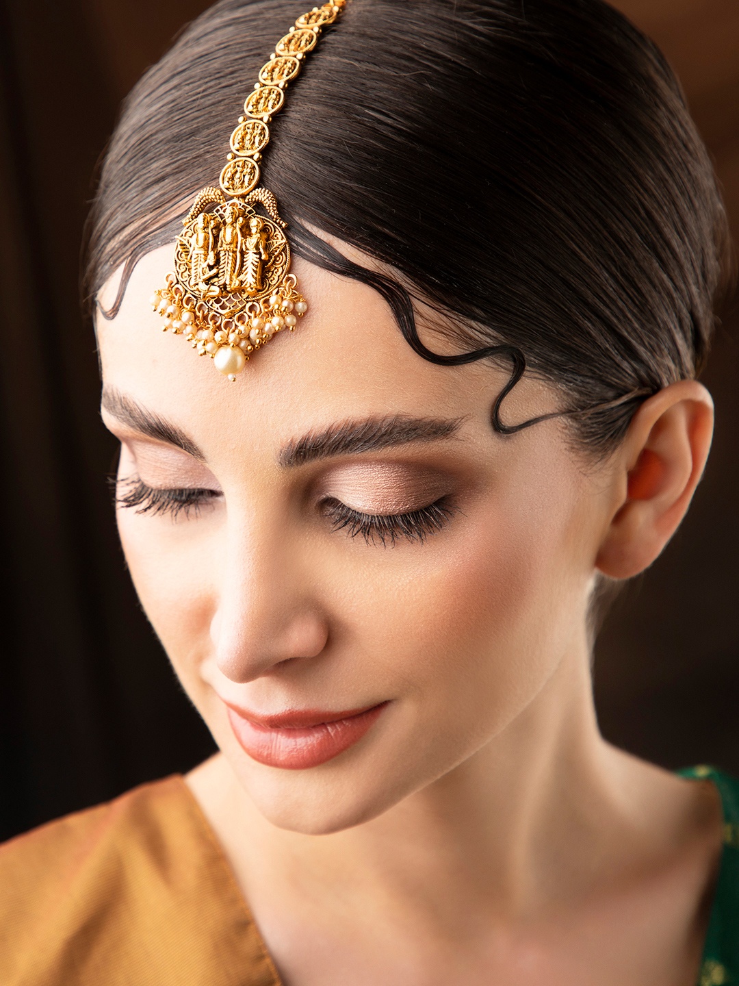 

Rubans Gold-Plated & Temple Design Detailed Maangtikka