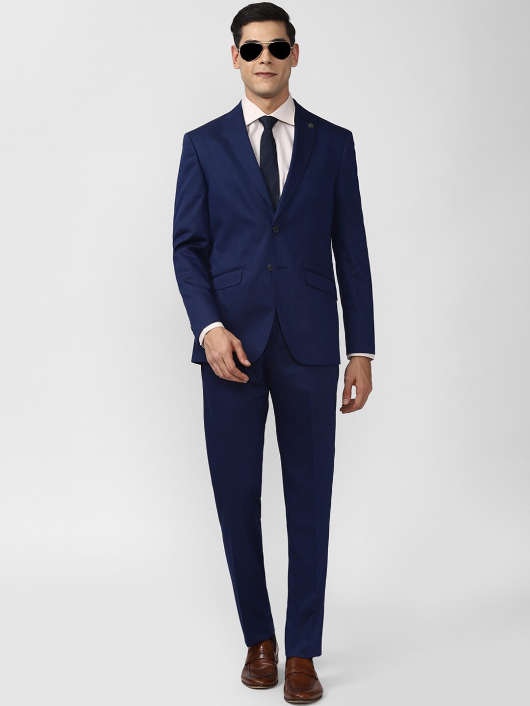 

Peter England Elite Men Blue Solid Double-Breasted Slim-Fit 2-Piece Formal Suit