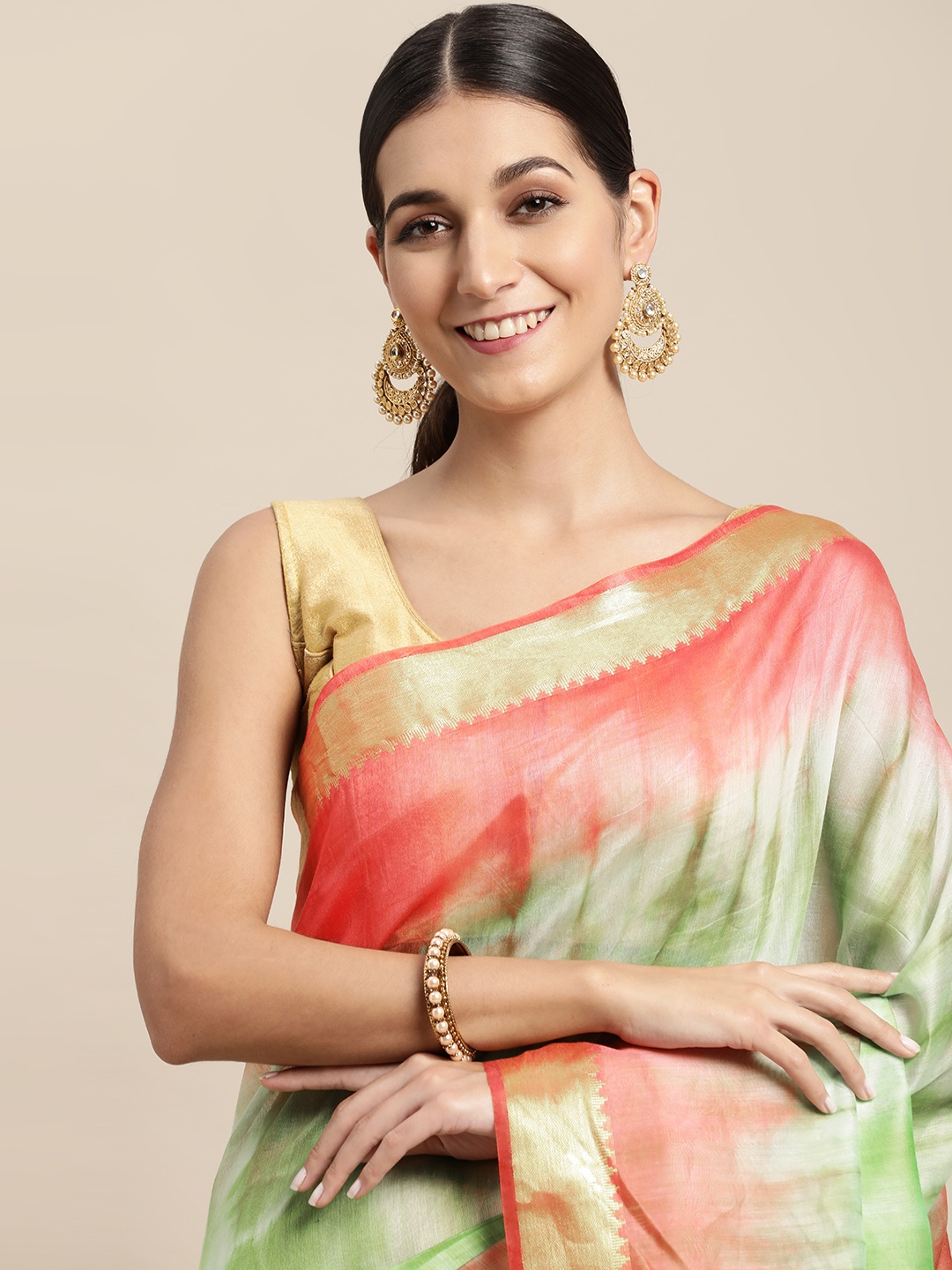 

swatika Green & Red Tie and Dye Pure Silk Bhagalpuri Saree